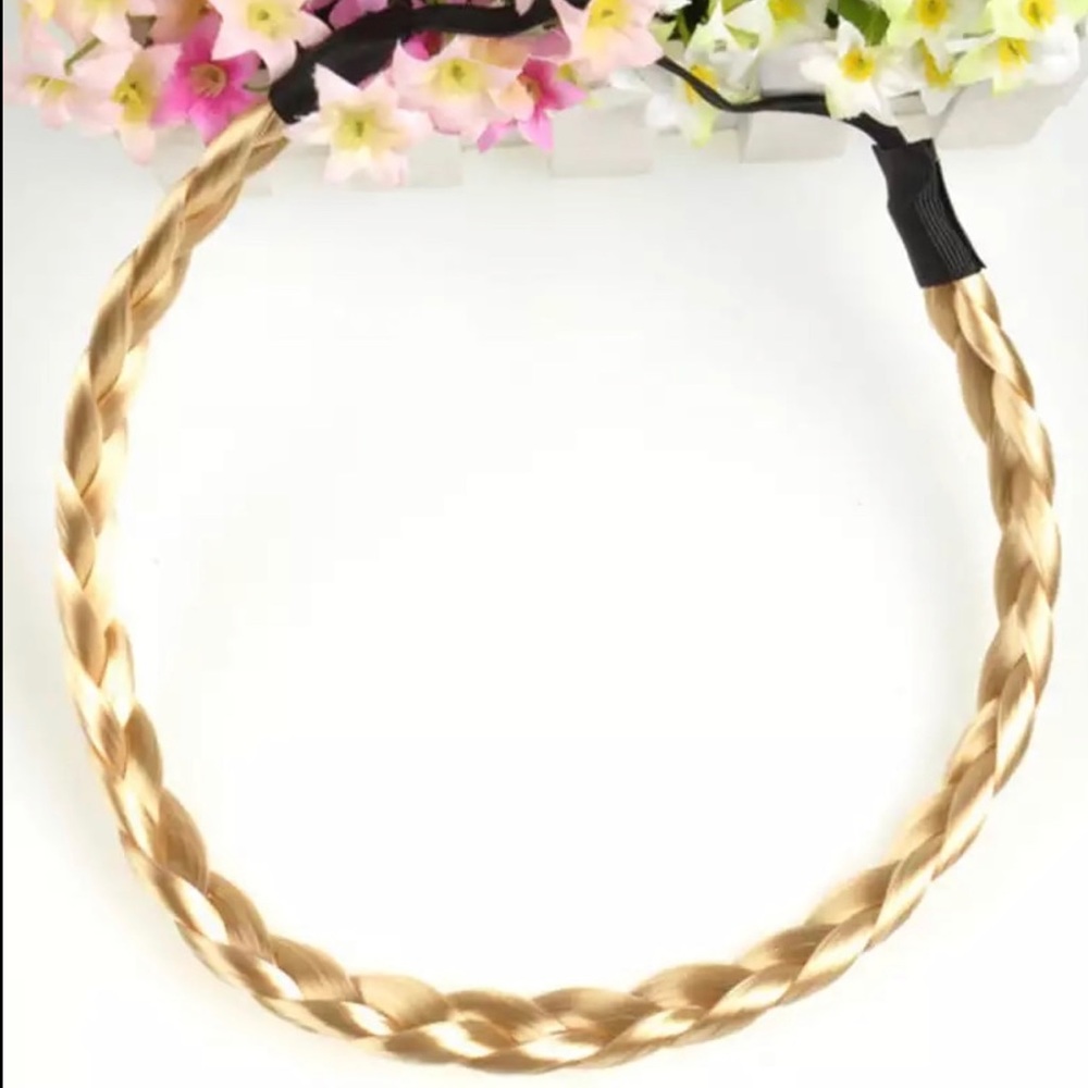 RoxyMc’s braided synthetic hair headband BLONDE